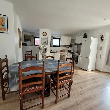 Gengina, Muy Centrico Apartamento